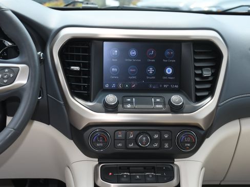 Used 2023 GMC Acadia Denali w/ Denali Technology Package FWD image 19