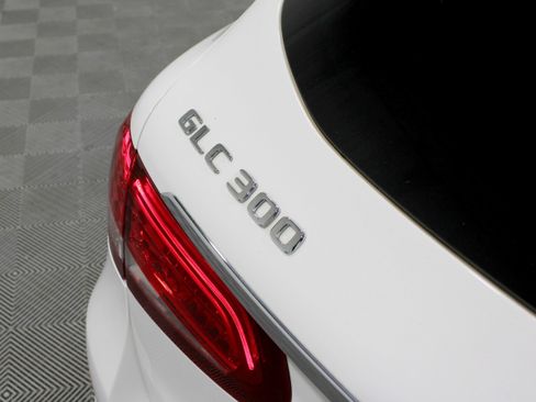 Used 2019 Mercedes-Benz GLC 300 4MATIC image 29