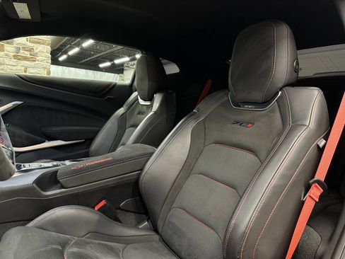 Used 2022 Chevrolet Camaro ZL1 RWD image 25