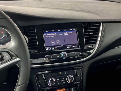 Certified 2022 Buick Encore Preferred AWD/4WD image 7