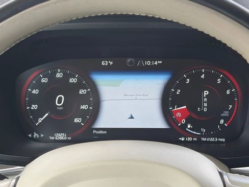Used 2018 Volvo XC60 T5 Momentum w/ Vision Package AWD/4WD image 31
