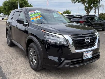 Used 2024 Nissan Pathfinder S w/ Cargo Package