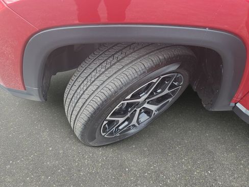 Certified 2025 Jeep Compass Limited image 42