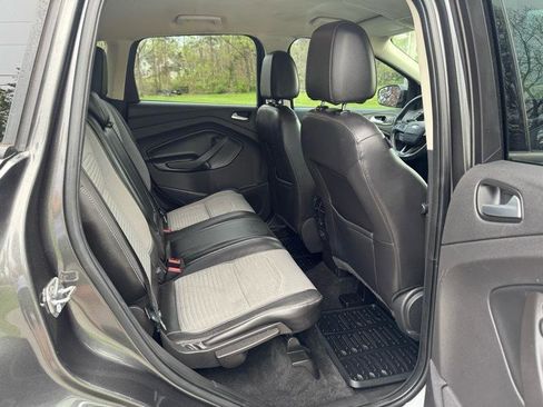 Used 2017 Ford Escape SE w/ SE Sport Appearance Package image 11