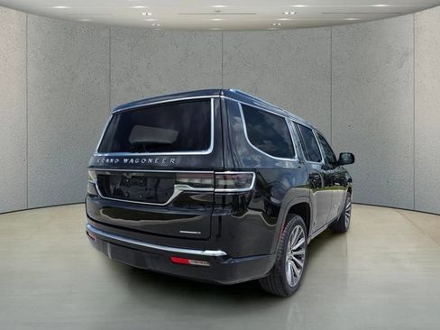 Used 2022 Jeep Grand Wagoneer Series II AWD/4WD image 4