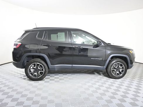 Used 2024 Jeep Compass Trailhawk AWD/4WD image 7