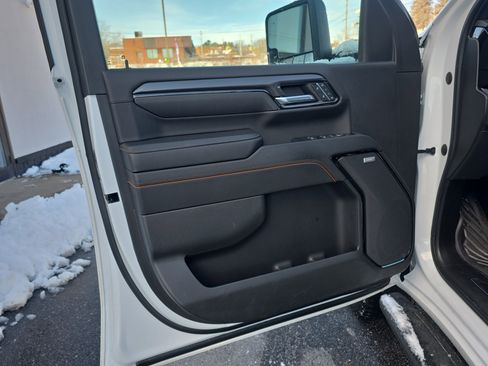 Used 2024 GMC Sierra 2500 AT4 w/ AT4 Premium Plus Package image 16