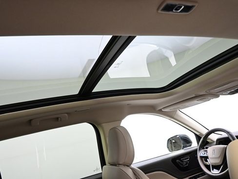 Certified 2022 Lincoln Aviator Reserve w/ Equipment Group 201A image 17