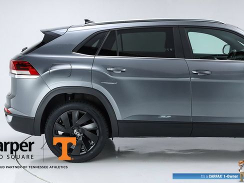 Used 2024 Volkswagen Atlas Cross Sport SE w/ Panoramic Sunroof Package FWD image 11