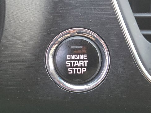 Used 2017 Kia Sedona LX w/ LX Essentials Premium Package image 34