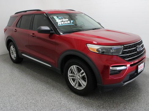 Used 2020 Ford Explorer XLT w/ Equipment Group 202A RWD image 4