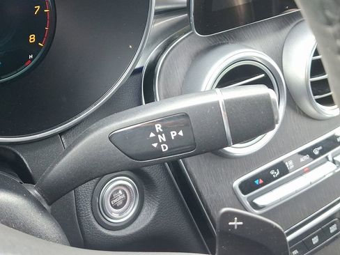 Used 2021 Mercedes-Benz GLC 300 4MATIC image 16