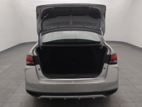 Used 2020 Nissan Versa S FWD image 29