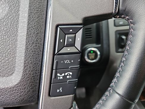 Used 2015 Ford Expedition Platinum image 17