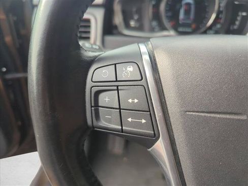 Used 2016 Volvo XC70 T5 Platinum w/ Climate Package FWD image 14