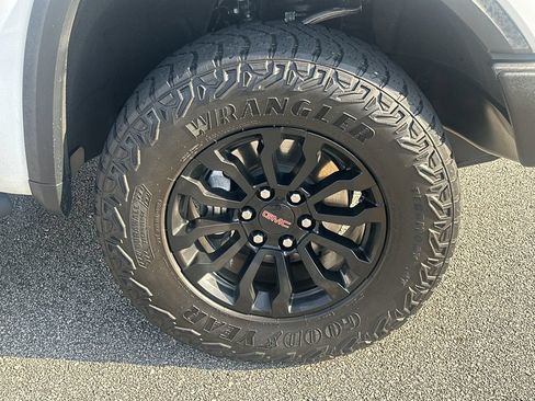 Used 2023 GMC Sierra 1500 AT4X AWD/4WD image 12