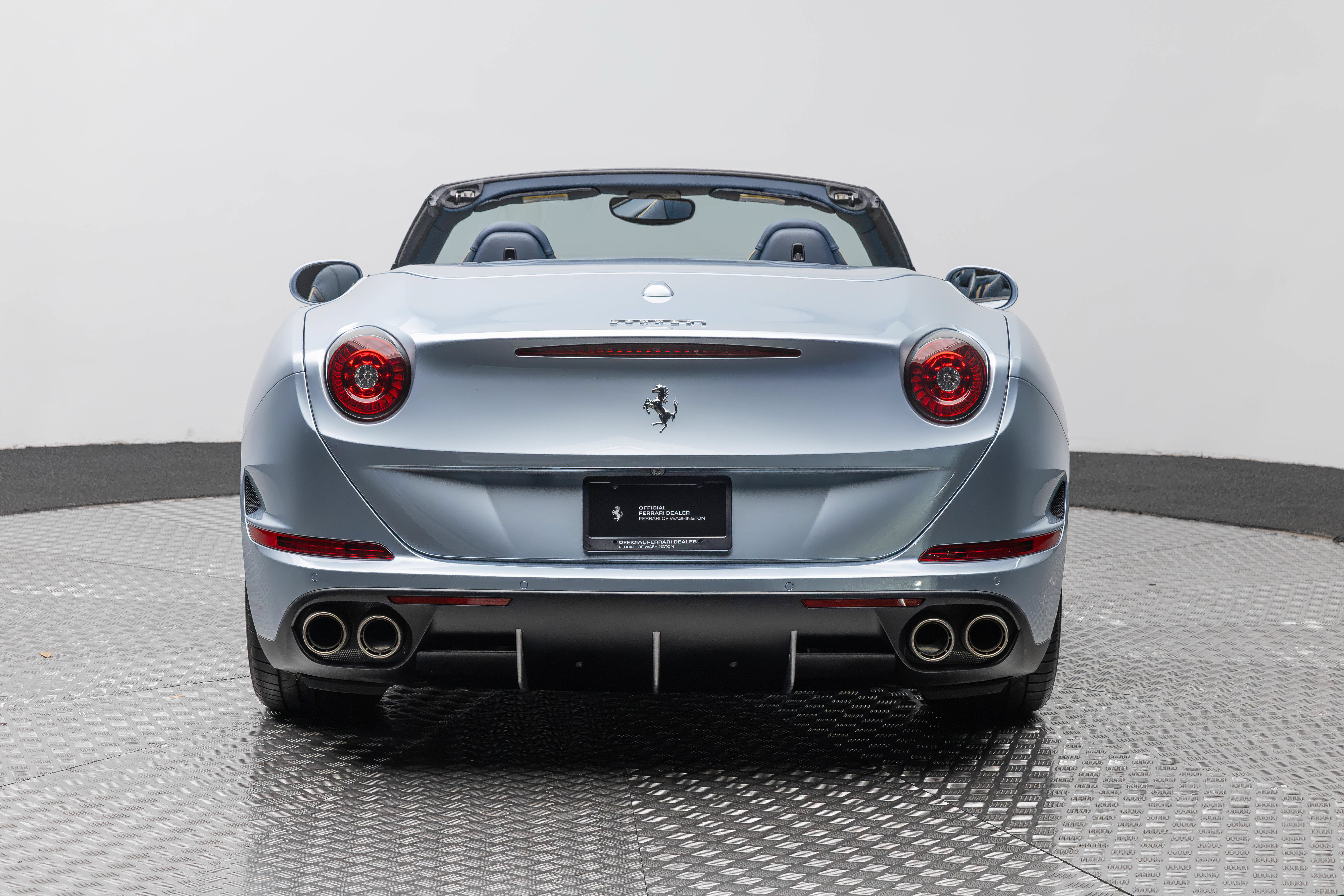 Certified 2015 Ferrari California T RWD image 8
