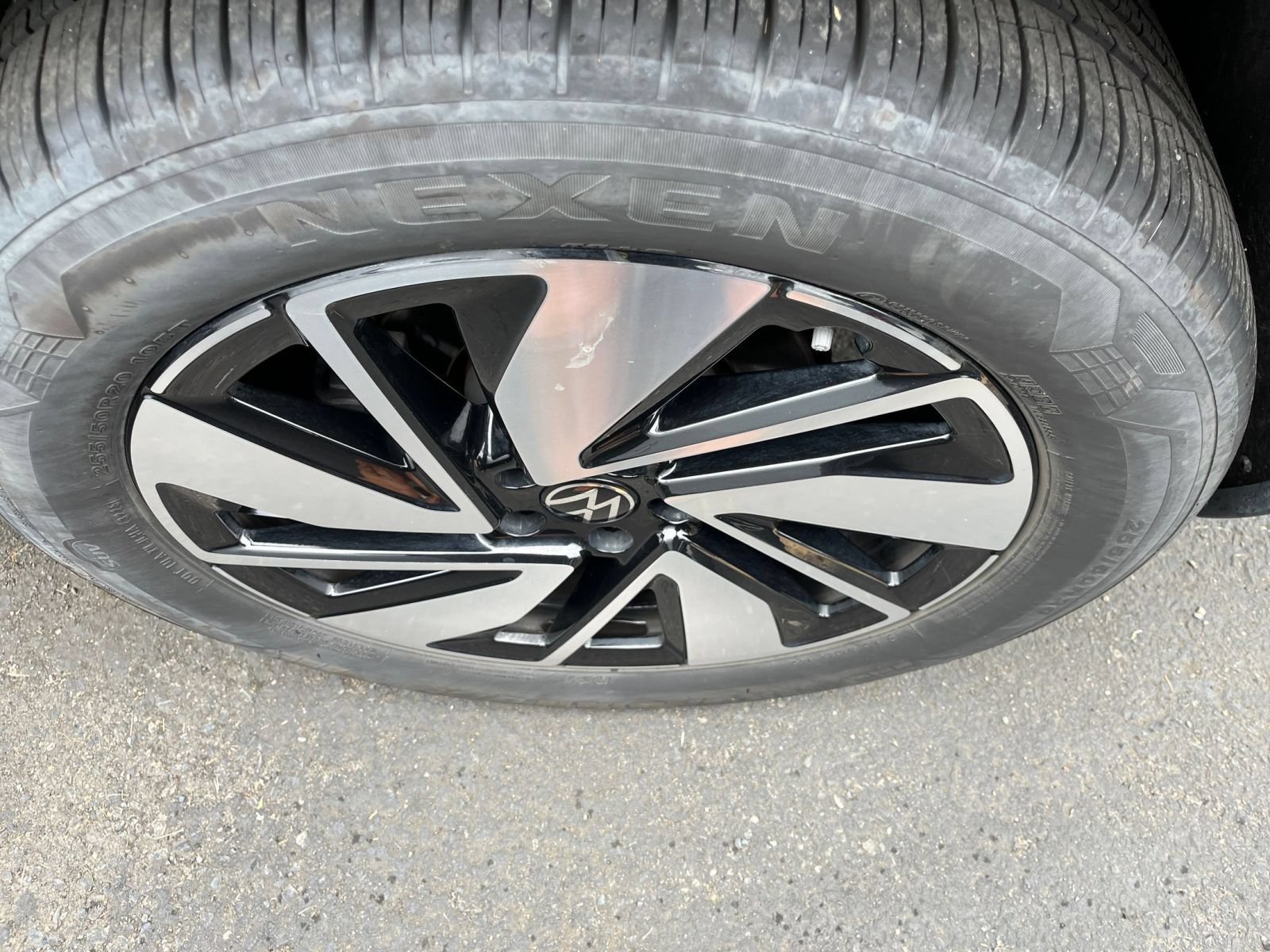 Used 2026 Volkswagen Atlas SE FWD image 32