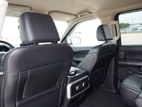 Used 2024 Ford Expedition XLT image 25