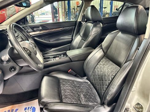 Used 2018 Nissan Maxima Platinum image 12