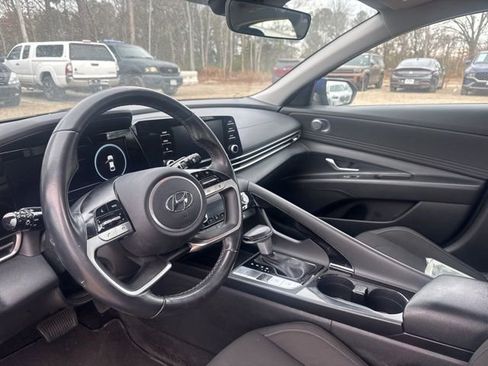 Used 2022 Hyundai Elantra SEL w/ Convenience Package image 12