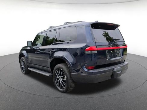 Used 2025 Lexus GX 550 w/ Accessory Package (2T) AWD/4WD image 4