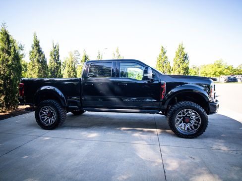 Used 2023 Ford F250 Lariat w/ Lariat Ultimate Package AWD/4WD image 11