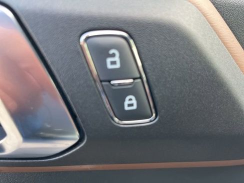 Used 2024 Ford Bronco Outer Banks image 12