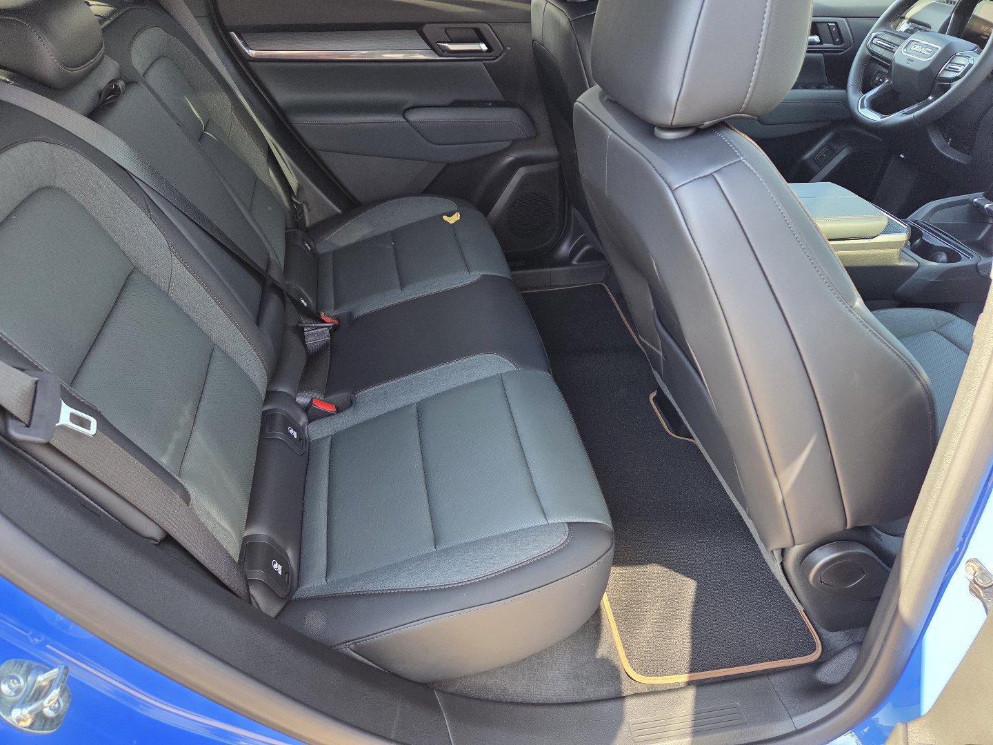 New 2027 GMC Terrain AT4 w/ Technology Package II AWD/4WD image 22