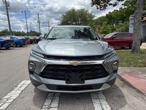 Used 2025 Chevrolet Blazer LT image 3