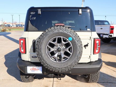 New 2025 Ford Bronco Badlands image 22