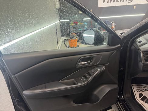 Used 2025 Nissan Rogue SV image 9