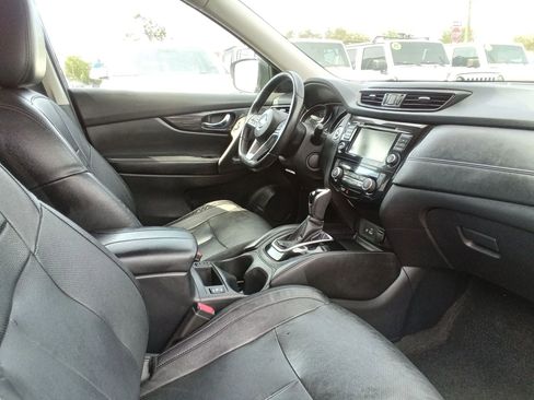 Used 2018 Nissan Rogue SL image 17