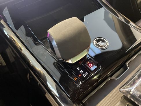 Used 2024 Land Rover Range Rover Sport SE image 29