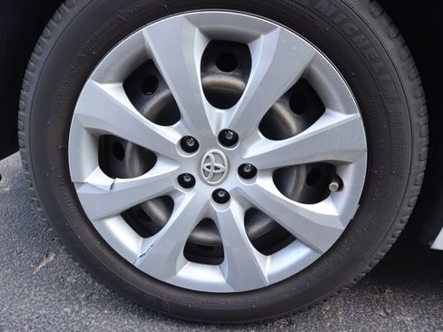 Used 2020 Toyota Corolla LE w/ Carpet Mat Package (TMS) FWD image 17