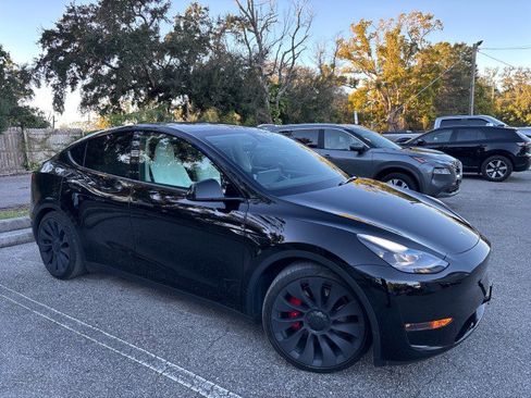 Used 2021 Tesla Model Y Performance image 6