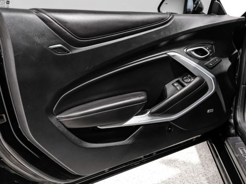 Used 2018 Chevrolet Camaro SS image 49