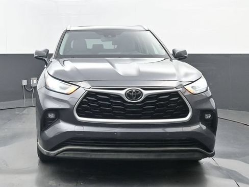 Used 2020 Toyota Highlander XLE FWD image 5