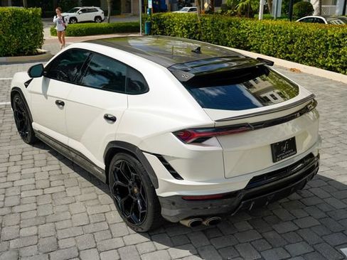 Used 2023 Lamborghini Urus Performante image 21