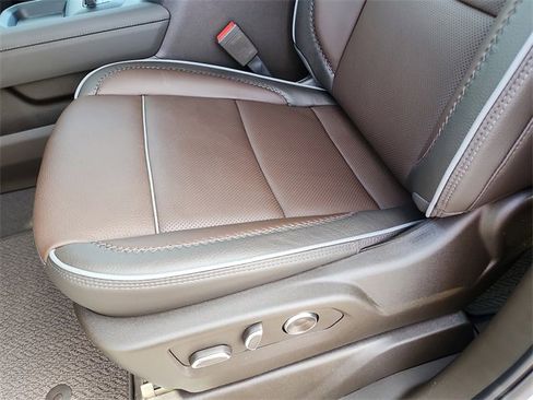 New 2026 GMC Sierra 2500 Denali w/ Denali Reserve Package image 19