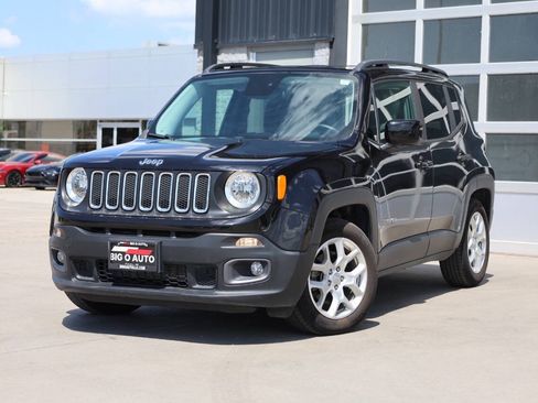 Used 2017 Jeep Renegade Latitude FWD image 3
