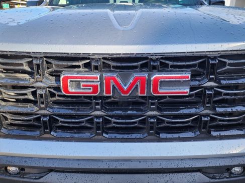 New 2026 GMC Canyon Elevation w/ Convenience Package image 10