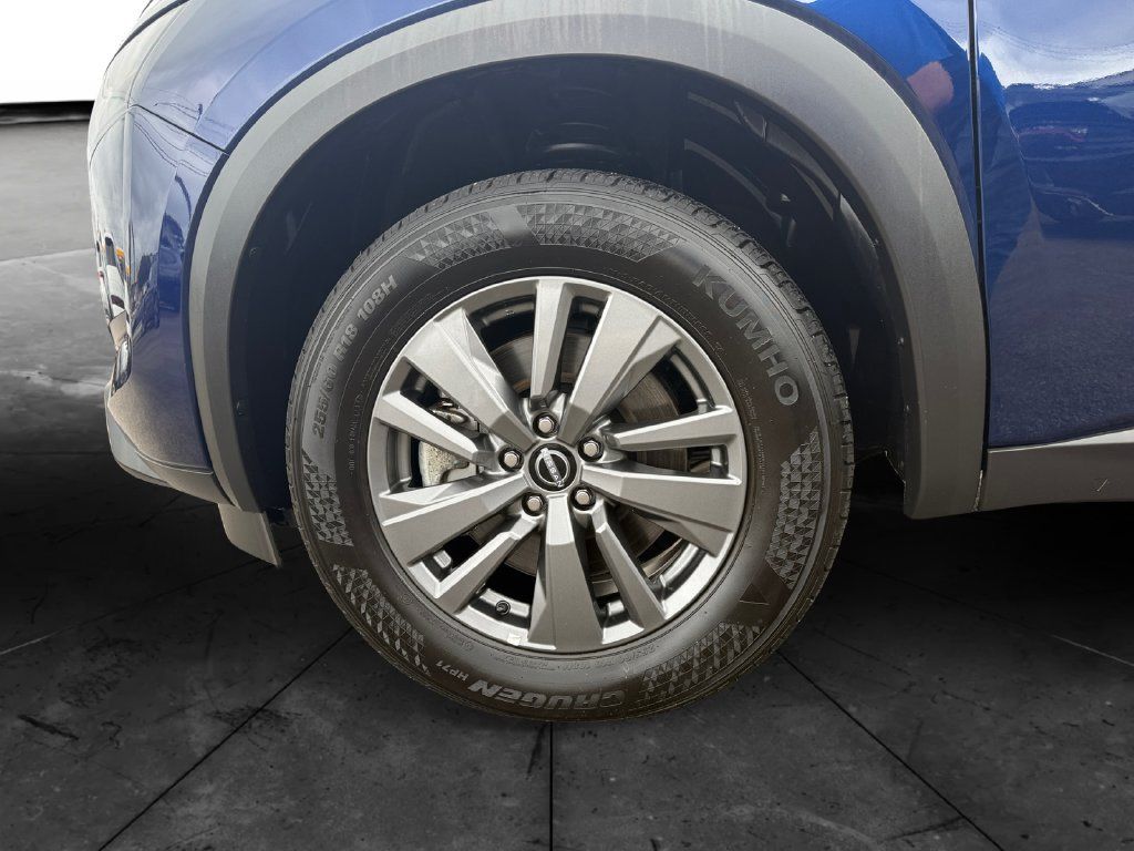 Used 2025 Nissan Pathfinder SV FWD image 14