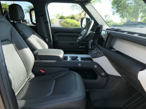 Used 2025 Land Rover Defender 110 S AWD/4WD image 26
