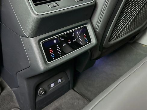 Used 2021 Audi e-tron Premium w/ Convenience Plus Package image 26