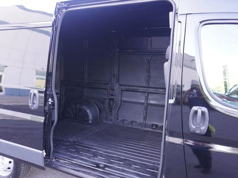 Used 2018 RAM ProMaster 2500 w/ Interior Convenience Group FWD image 13