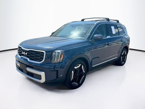 Used 2025 Kia Telluride S AWD/4WD image 3