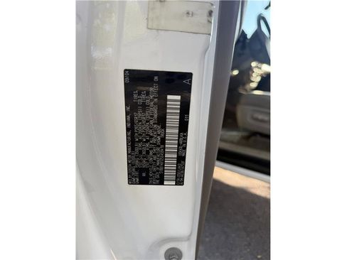 Used 2005 Toyota Tundra Limited AWD/4WD image 13