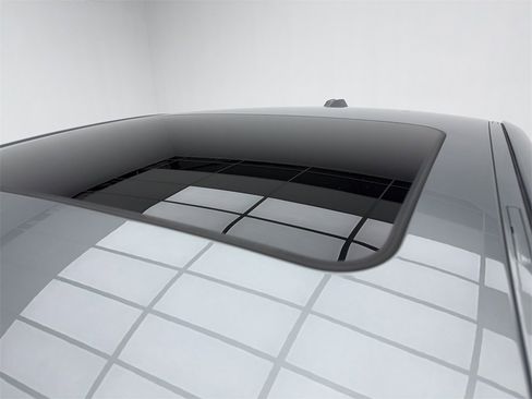 Used 2024 BMW 330i Sedan image 13