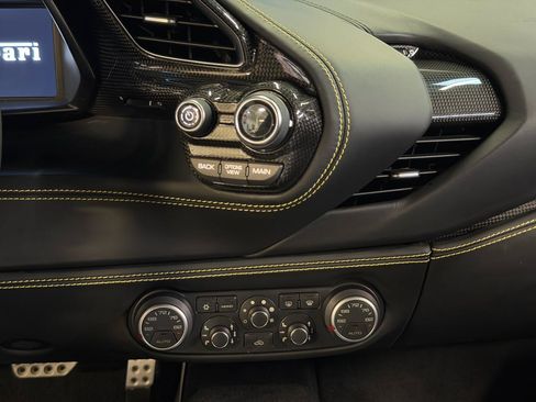 Used 2018 Ferrari 488 GTB RWD image 29